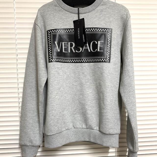 VERSACE(ヴェルサーチ)の【お値下げ不可】VERSACE トレーナー レディースのトップス(トレーナー/スウェット)の商品写真