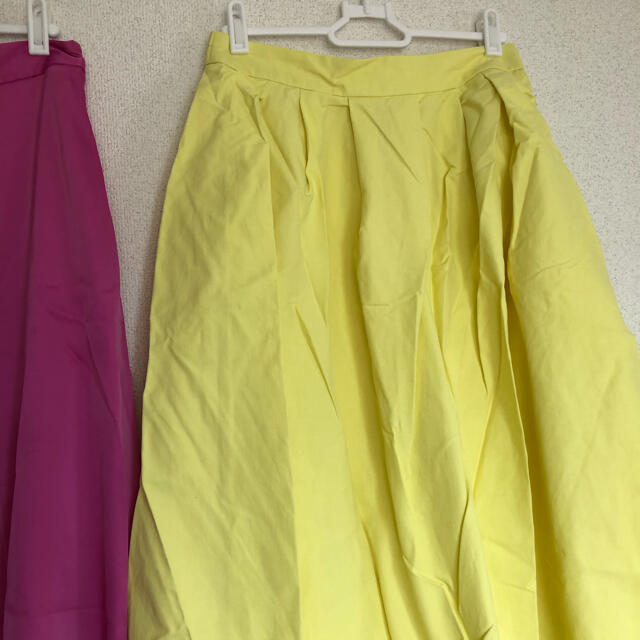 GU(ジーユー)のGU  ミディスカート　ピンク　イエロー　2枚　XL レディースのスカート(ロングスカート)の商品写真