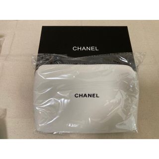 シャネル(CHANEL)の【CHANEL】シャネル ノベルティポーチ ホワイト 【新品未使用】(ポーチ)