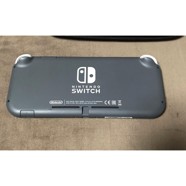 Nintendo Switch(ニンテンドースイッチ)のNintendoSwitchLite グレー エンタメ/ホビーのゲームソフト/ゲーム機本体(家庭用ゲーム機本体)の商品写真