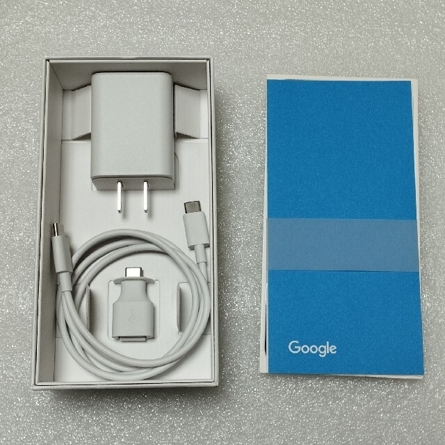 Google Pixel(グーグルピクセル)の【再出品】Google Pixel5 黒 SIMロック解除済 おまけ付き スマホ/家電/カメラのスマートフォン/携帯電話(スマートフォン本体)の商品写真