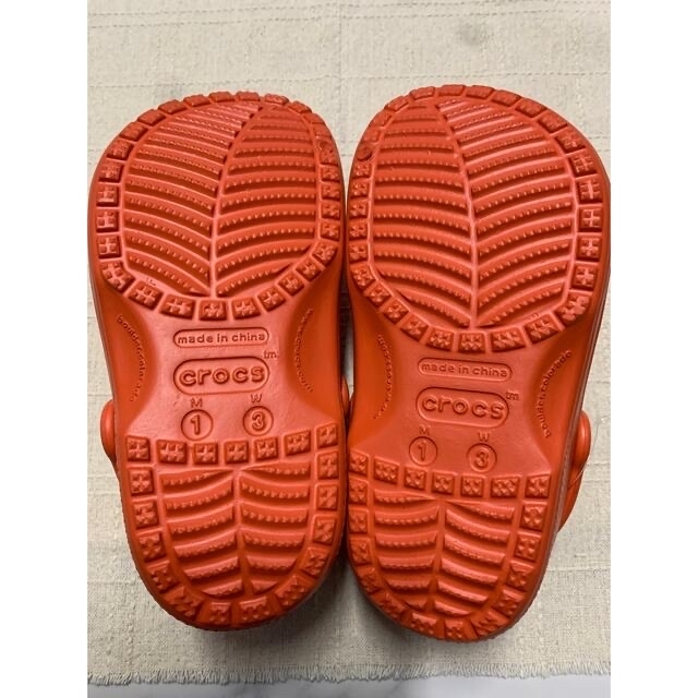 crocs(クロックス)のクロックス　キッズサンダル　新品　19センチから19.5センチ キッズ/ベビー/マタニティのキッズ靴/シューズ(15cm~)(サンダル)の商品写真