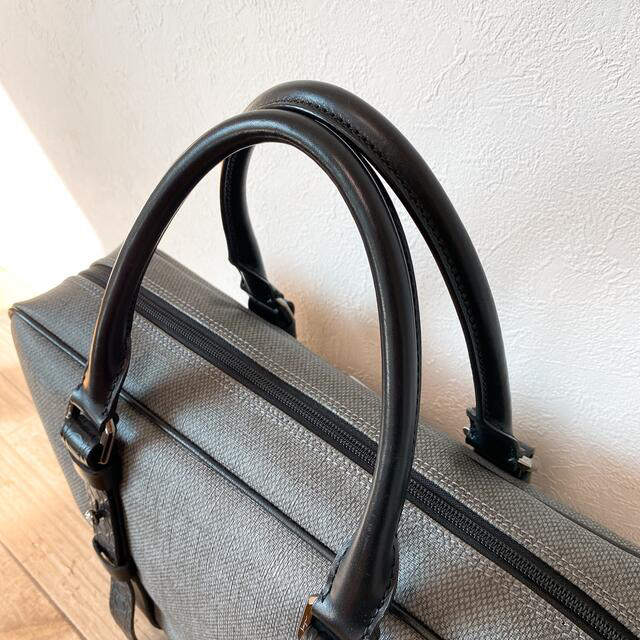 超美品】Ferragamoフェラガモ ビジネスバッグ ガンチーニ 超美品】Ferragamoフェラガモ ビジネスバッグ ガンチーニ