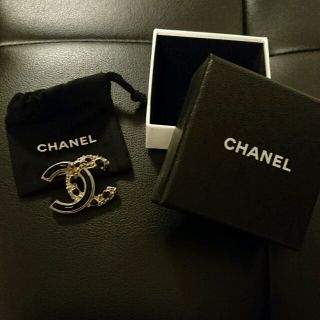 シャネル(CHANEL)の新品CHANELブローチ(ブローチ/コサージュ)