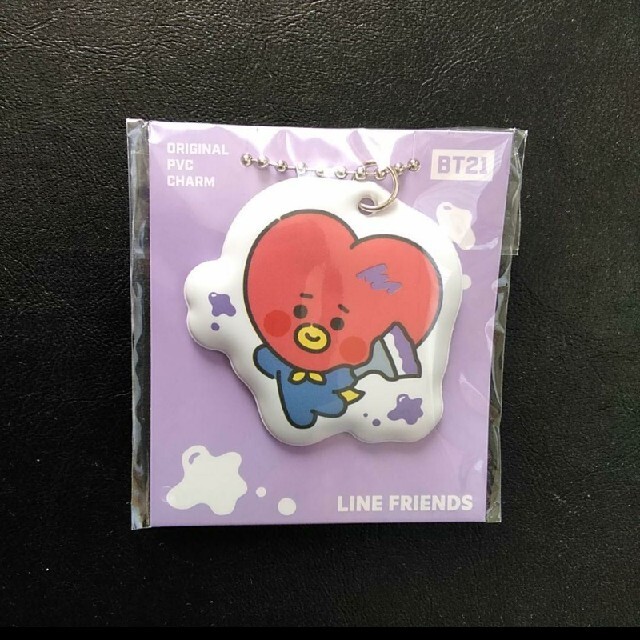 BT21(ビーティーイシビル)のBT21　ファミマ　PVCチャーム　TATA　新品 エンタメ/ホビーのタレントグッズ(アイドルグッズ)の商品写真