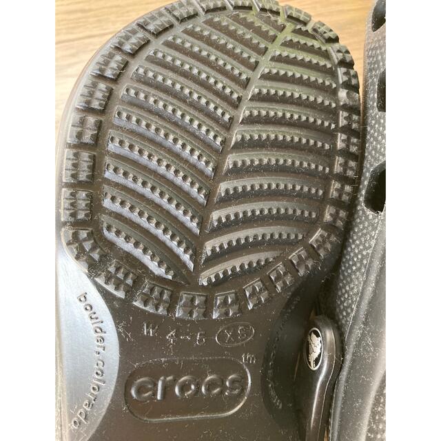 crocs(クロックス)のクロックス　ブラック　XS 新品 キッズ/ベビー/マタニティのキッズ靴/シューズ(15cm~)(サンダル)の商品写真