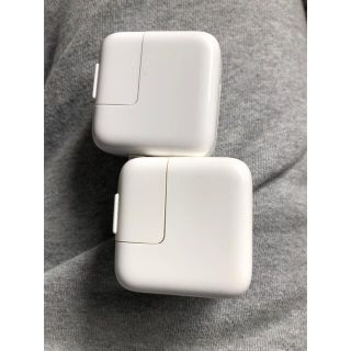 アイパッド(iPad)のiPad純正アダプター2個(バッテリー/充電器)