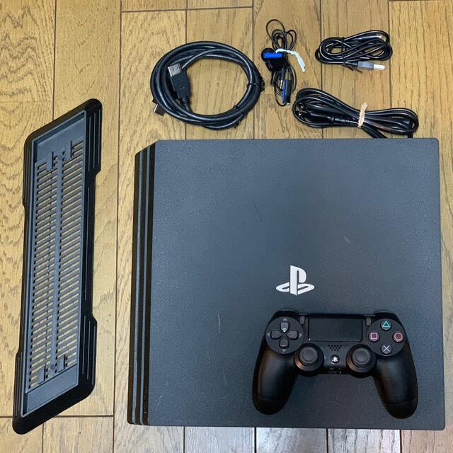 PlayStation4(プレイステーション4)のPlaystation 4 Pro CUH-7200B プレイステーションプロ  エンタメ/ホビーのゲームソフト/ゲーム機本体(家庭用ゲーム機本体)の商品写真