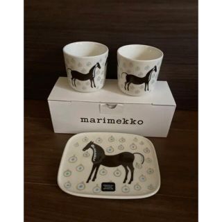 マリメッコ(marimekko)のマリメッコ ムスタタンマ コーヒーカップ＋プレートセット(食器)