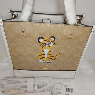 【値下げ】☆現品限り☆COACH 虎プリントデンプシー 22 トート バッグ