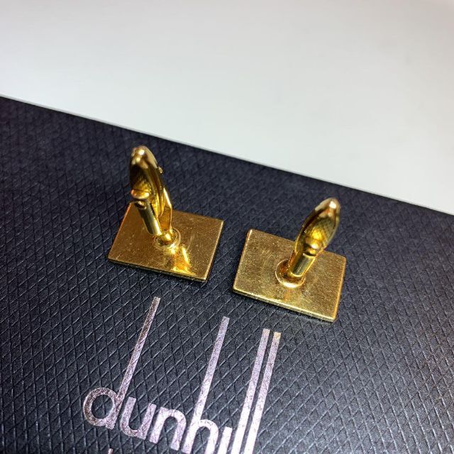 Dunhill(ダンヒル)のdunhill ダンヒル カフス スクエア型 dロゴ ブラックxゴールドカラー メンズのファッション小物(カフリンクス)の商品写真