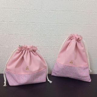 【ハンドメイド】お弁当箱　ランチバッグ　巾着　さくらんぼ　チェリー　2点セット(ランチボックス巾着)