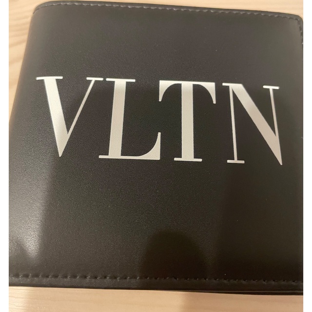 VALENTINO(ヴァレンティノ)のVLTN 折り財布 メンズのファッション小物(折り財布)の商品写真