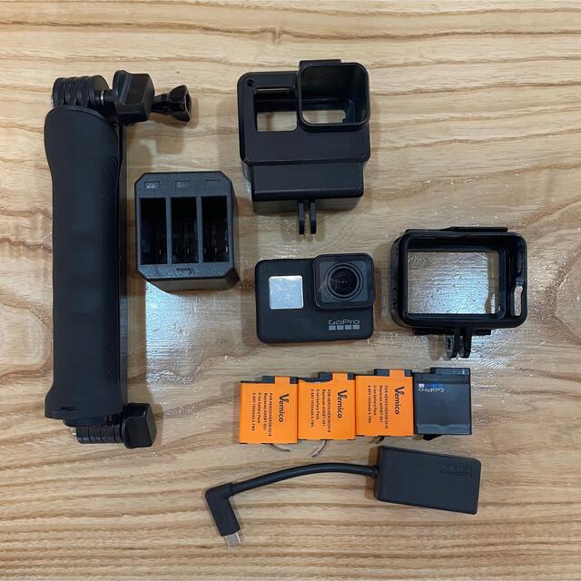 人気のクリスマスアイテムがいっぱい! GoPro - Gopro HERO7 BLACK 本体 マイクアダプターセット ビデオカメラ 人気のクリスマスアイテムがいっぱい! GoPro - Gopro HERO7 BLACK 本体 マイクアダプターセット ビデオカメラ