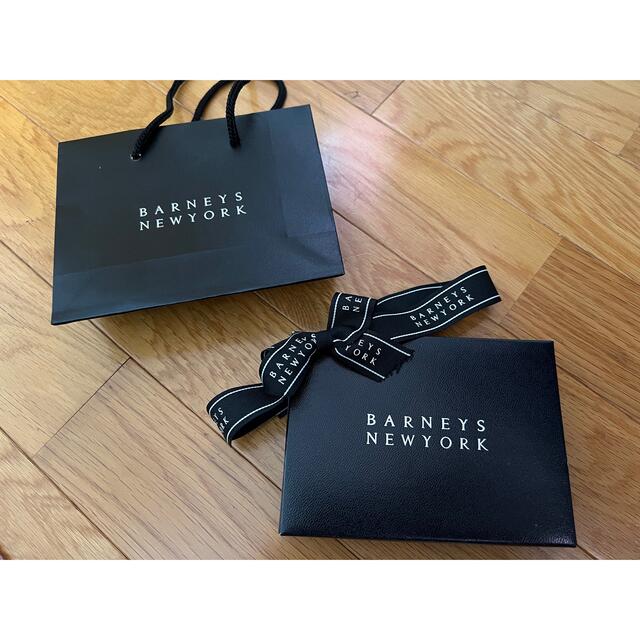 BARNEYS NEW YORK(バーニーズニューヨーク)のBARNEYS NEW YORK ギフト用　箱　紙袋　リボン レディースのバッグ(ショップ袋)の商品写真