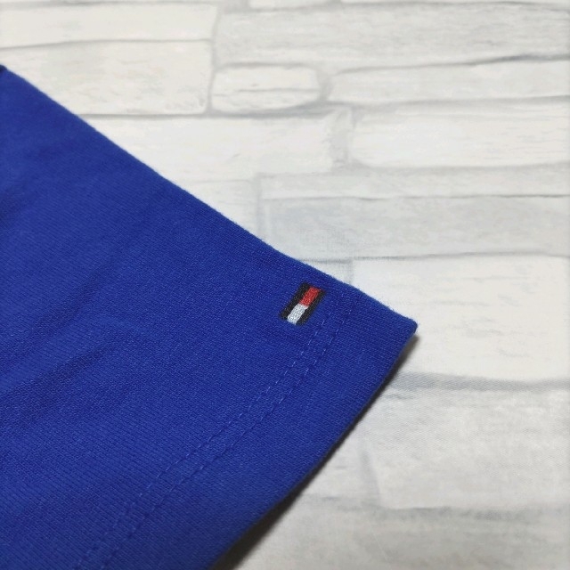 TOMMY HILFIGER(トミーヒルフィガー)の120TOMMY　HILFIGER 　トミーヒルフィガー　Tシャツ新品タグ付　青 キッズ/ベビー/マタニティのキッズ服男の子用(90cm~)(Tシャツ/カットソー)の商品写真