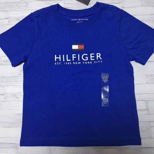 TOMMY HILFIGER(トミーヒルフィガー)の120TOMMY　HILFIGER 　トミーヒルフィガー　Tシャツ新品タグ付　青 キッズ/ベビー/マタニティのキッズ服男の子用(90cm~)(Tシャツ/カットソー)の商品写真