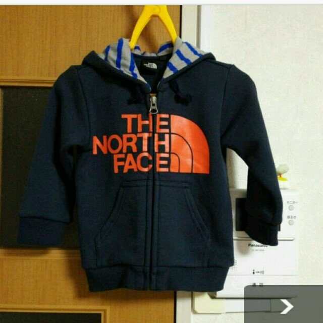 THE NORTH FACE(ザノースフェイス)の本日のみ値下げパーカー80 キッズ/ベビー/マタニティのベビー服(~85cm)(トレーナー)の商品写真