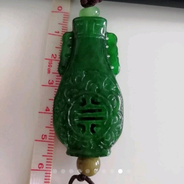 ビルマ天然翡翠の手掘りの壺のチョーカー メンズのアクセサリー(ネックレス)の商品写真