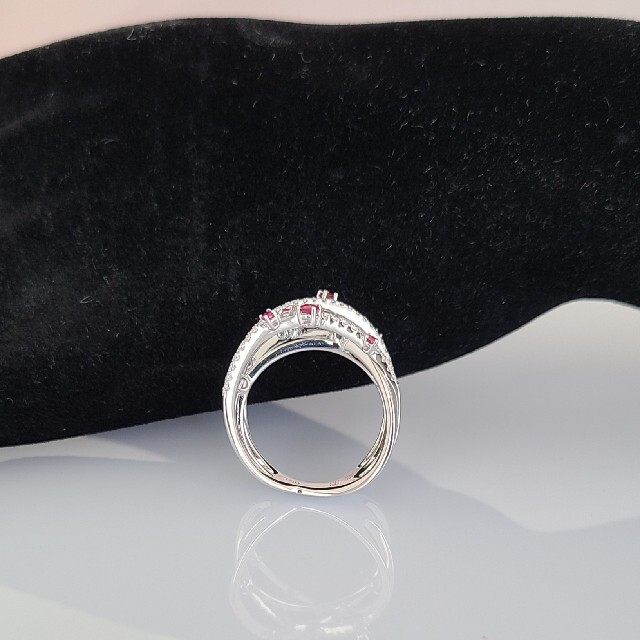 【新品】K18WG 18金 ダイヤモンド ルビー リング レディースのアクセサリー(リング(指輪))の商品写真