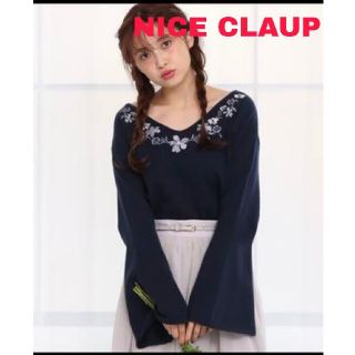 ナイスクラップ(NICE CLAUP)のNICE CLAUP ベルスリーブ 花柄刺繍ニット(ニット/セーター)