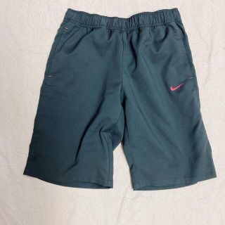 ナイキ(NIKE)のNIKE ナイキ ハーフパンツ S(ショートパンツ)