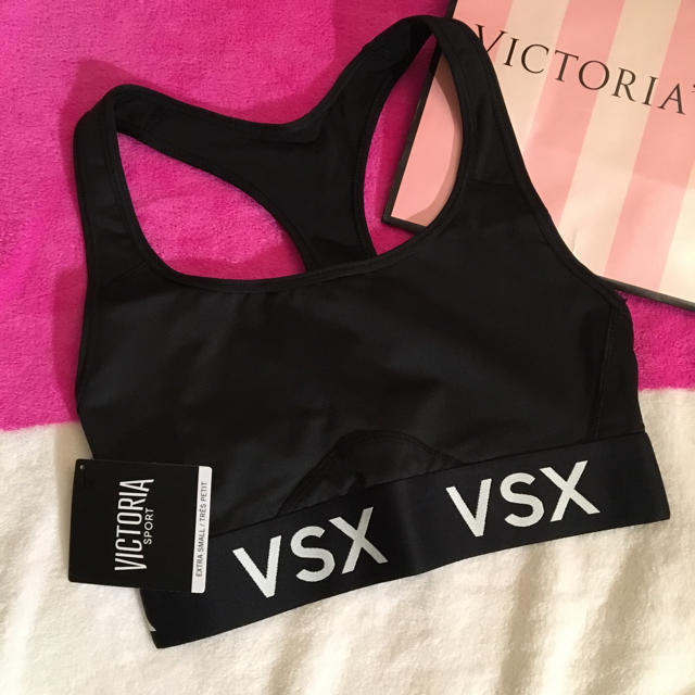 Victoria's Secret(ヴィクトリアズシークレット)の【期間限定セール】新品タグ付き✳︎ヴィクトリアシークレットスポーツブラ レディースの下着/アンダーウェア(ブラ)の商品写真