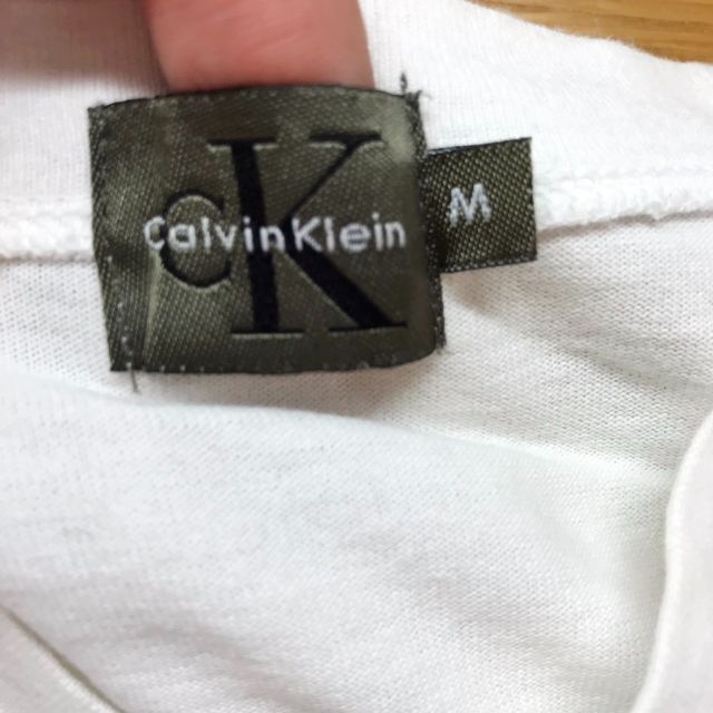 Calvin Klein(カルバンクライン)の【人気】カルバン クライン Vネック 半袖Tシャツ ホワイト M レディース レディースのトップス(Tシャツ(半袖/袖なし))の商品写真