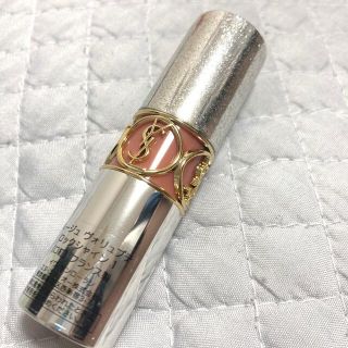 イヴサンローランボーテ(Yves Saint Laurent Beaute)のイヴサンローラン　ヴォリュプテ　ロックシャイン　ヌードソロ　01 (口紅)