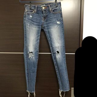 アズールバイマウジー(AZUL by moussy)のクラッシュカットオフ クロップドスキニー ブルー(スキニーパンツ)