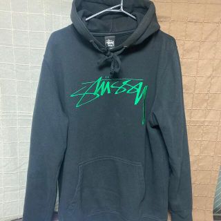 ステューシー(STUSSY)の【Stüssy】　黒パーカー　サイズM 裏起毛(パーカー)