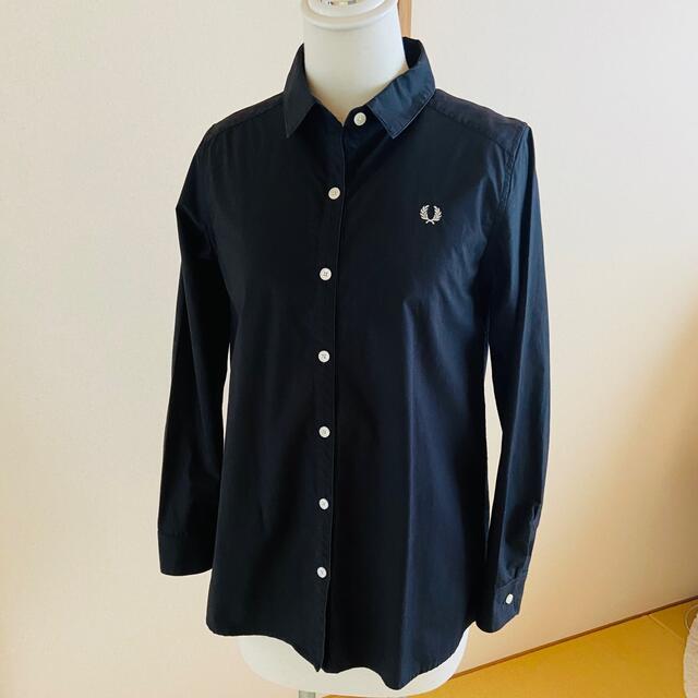 FRED PERRY(フレッドペリー)の専用✴︎ FRED PERRY /フレッドベリー　 長シャツ レディースのトップス(シャツ/ブラウス(長袖/七分))の商品写真