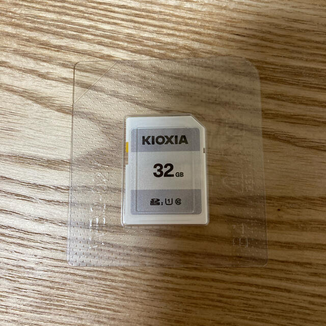 KIOXIA SDカード EXCERIA BASIC 32GB KCA-SD スマホ/家電/カメラのカメラ(その他)の商品写真