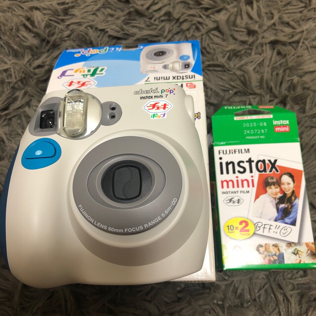 富士フイルム(フジフイルム)のFUJI FILM チェキ  INSTAX MINI7 フィルム付き スマホ/家電/カメラのスマホ/家電/カメラ その他(その他)の商品写真