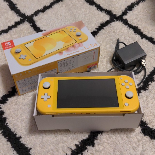 Nintendo Switch Lite イエロー