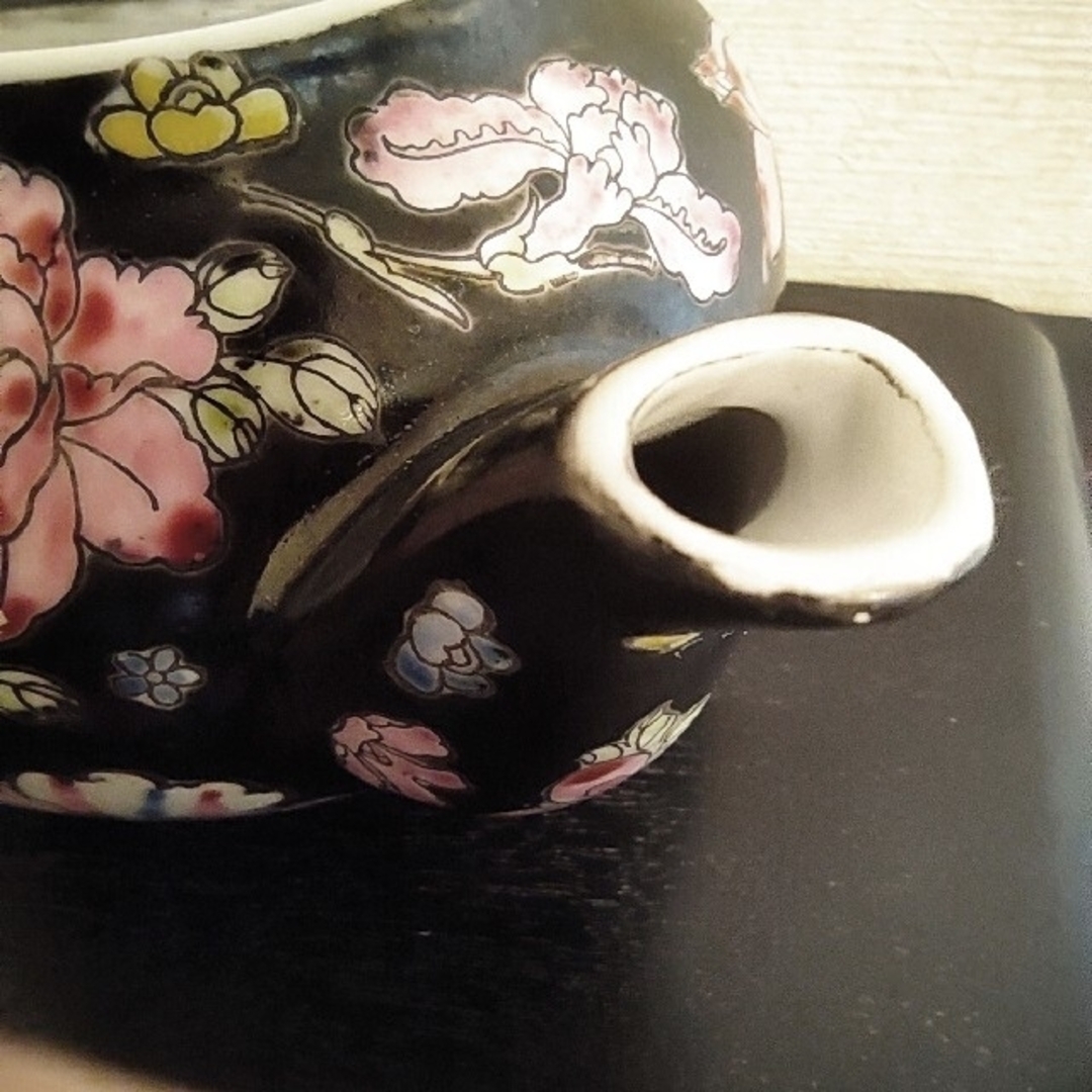 景徳鎮 茶器と皿 二人用 ５点セット 粉彩洋蓮 花柄 黒