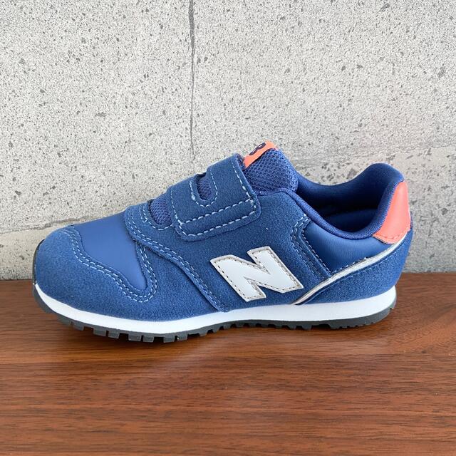 New Balance(ニューバランス)の【新品】16.5センチ ネイビー×オレンジ ニューバランス スニーカー キッズ キッズ/ベビー/マタニティのキッズ靴/シューズ(15cm~)(スニーカー)の商品写真