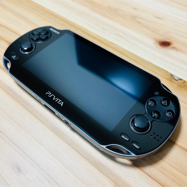 PlayStation Vita(プレイステーションヴィータ)のps vita PCH-1100 3G/Wifi 動作確認済 おまけソフト付 エンタメ/ホビーのゲームソフト/ゲーム機本体(携帯用ゲーム機本体)の商品写真