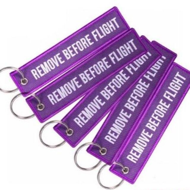 『REMOVE BEFORE FLIGHT』(刺繍タイプ/紫)キーチェーン エンタメ/ホビーのミリタリー(その他)の商品写真