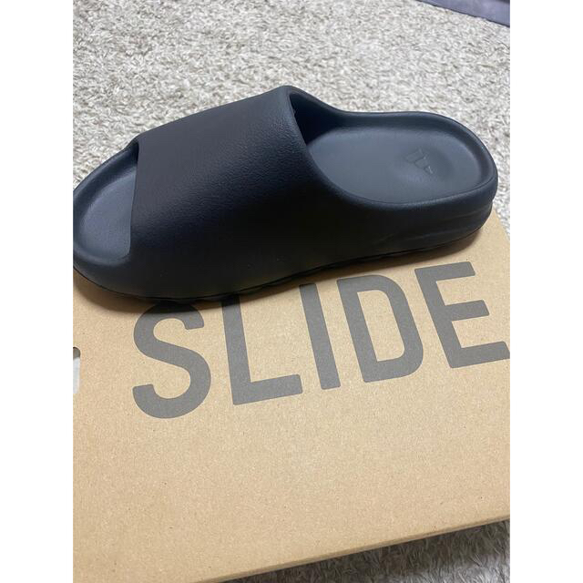 adidas(アディダス)のアディダス　イージースライド　YEEZY Slide 黒　ブラック メンズの靴/シューズ(サンダル)の商品写真