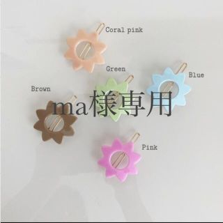 お花　ヘアクリップ　キッズ(ファッション雑貨)