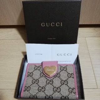 グッチ(Gucci)の【Y子様専用】【美品】GUCCI 定期入れ パスケース ピンク ハート(名刺入れ/定期入れ)