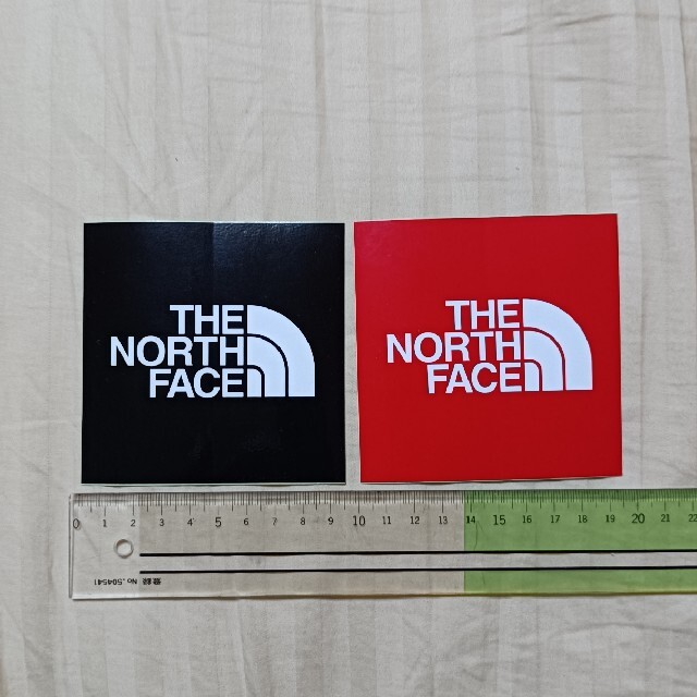 THE NORTH FACE(ザノースフェイス)のThe ノースフェイスステッカー正規品 ２枚一組 スポーツ/アウトドアのアウトドア(テント/タープ)の商品写真
