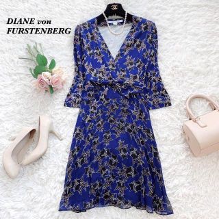 ダイアンフォンファステンバーグ(DIANE von FURSTENBERG)の美品♡DVF　シルク100%　ラップワンピース　ひざ丈　星柄　総柄　6(ひざ丈ワンピース)