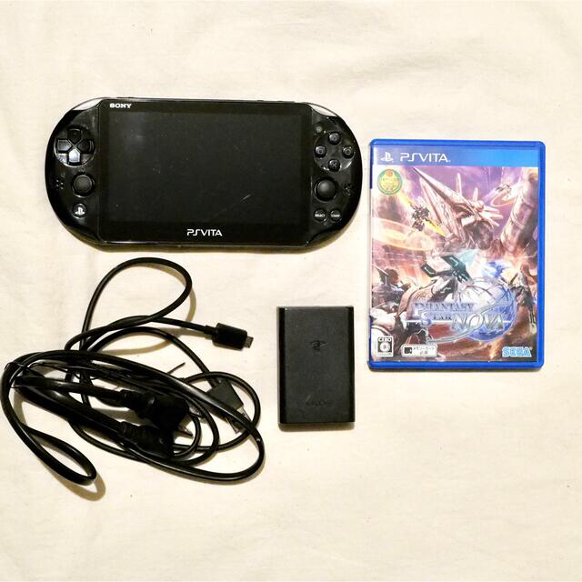 PlayStation Vita(プレイステーションヴィータ)のPS VITA PCH-2000 ファンタシースター NOVA バージョン エンタメ/ホビーのゲームソフト/ゲーム機本体(携帯用ゲーム機本体)の商品写真