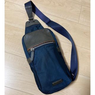 ポールスミス(Paul Smith)の正規品！Paul Smithポールスミスマルチストライプボディバッグネイビー(ボディーバッグ)