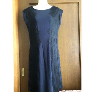 ローラアシュレイ(LAURA ASHLEY)のローラアシュレイのレース付きワンピース(used品)紺地(ひざ丈ワンピース)