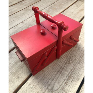 ビンテージ　木製裁縫箱　赤　レトロ(小物入れ)