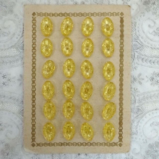 ヴィンテージ　プラスチック　ボタン　シート　24個　イエロー　黄色