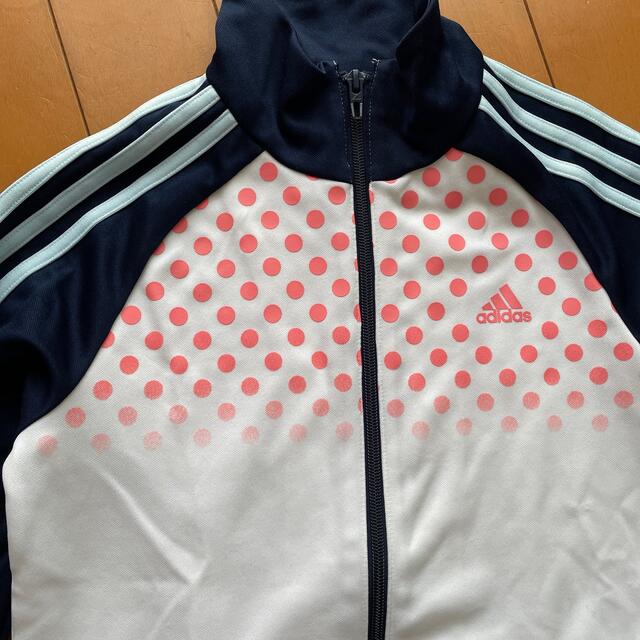 adidas(アディダス)のジャージ上下 キッズ/ベビー/マタニティのキッズ服女の子用(90cm~)(ジャケット/上着)の商品写真